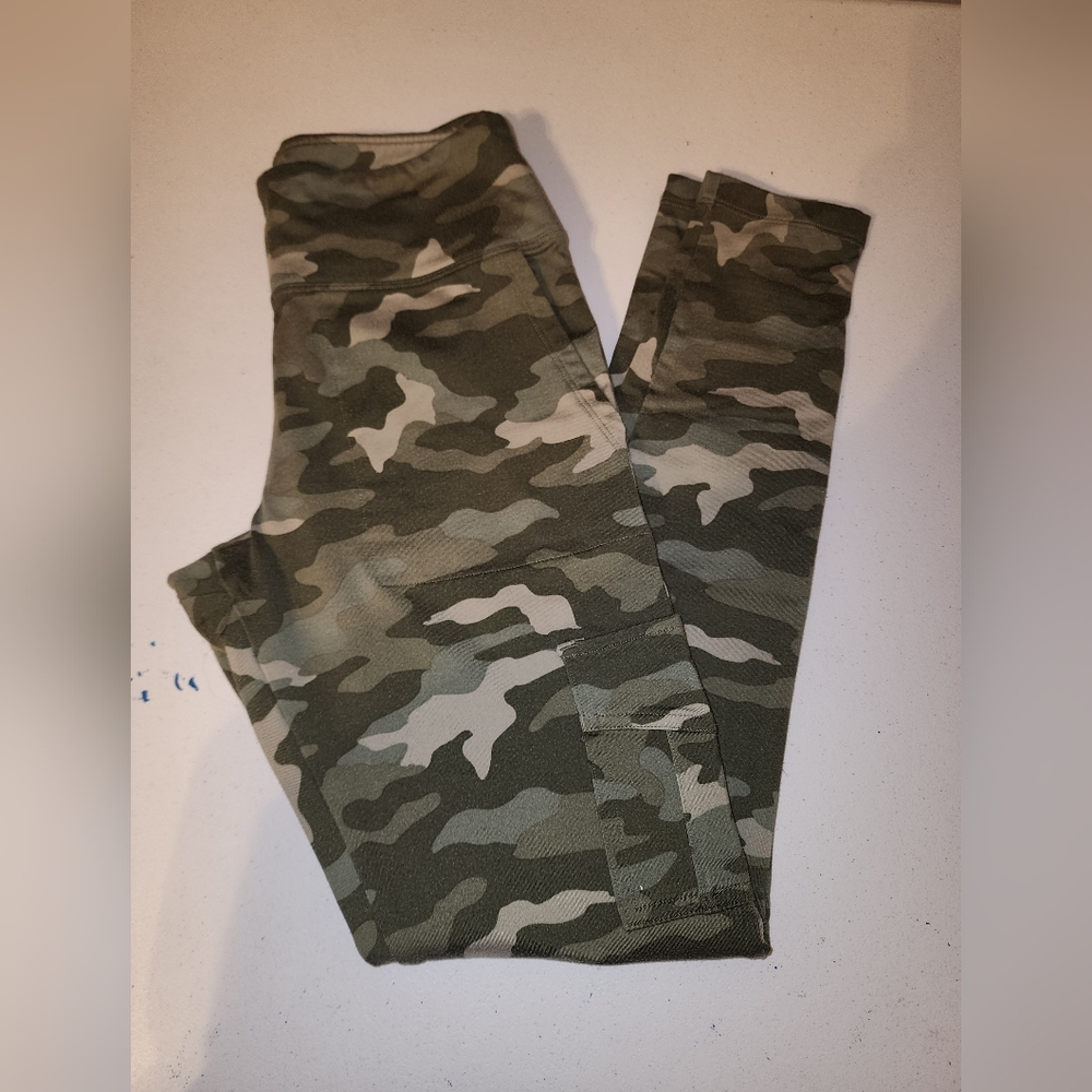 4 pair Victoria's Secret leggings